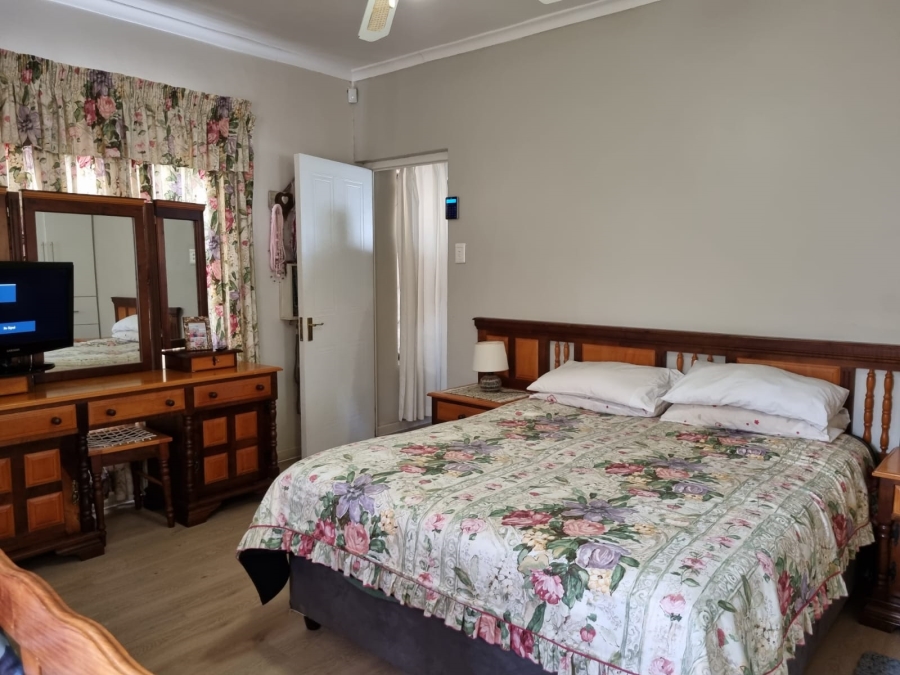 3 Bedroom Property for Sale in Heuningkloof Western Cape